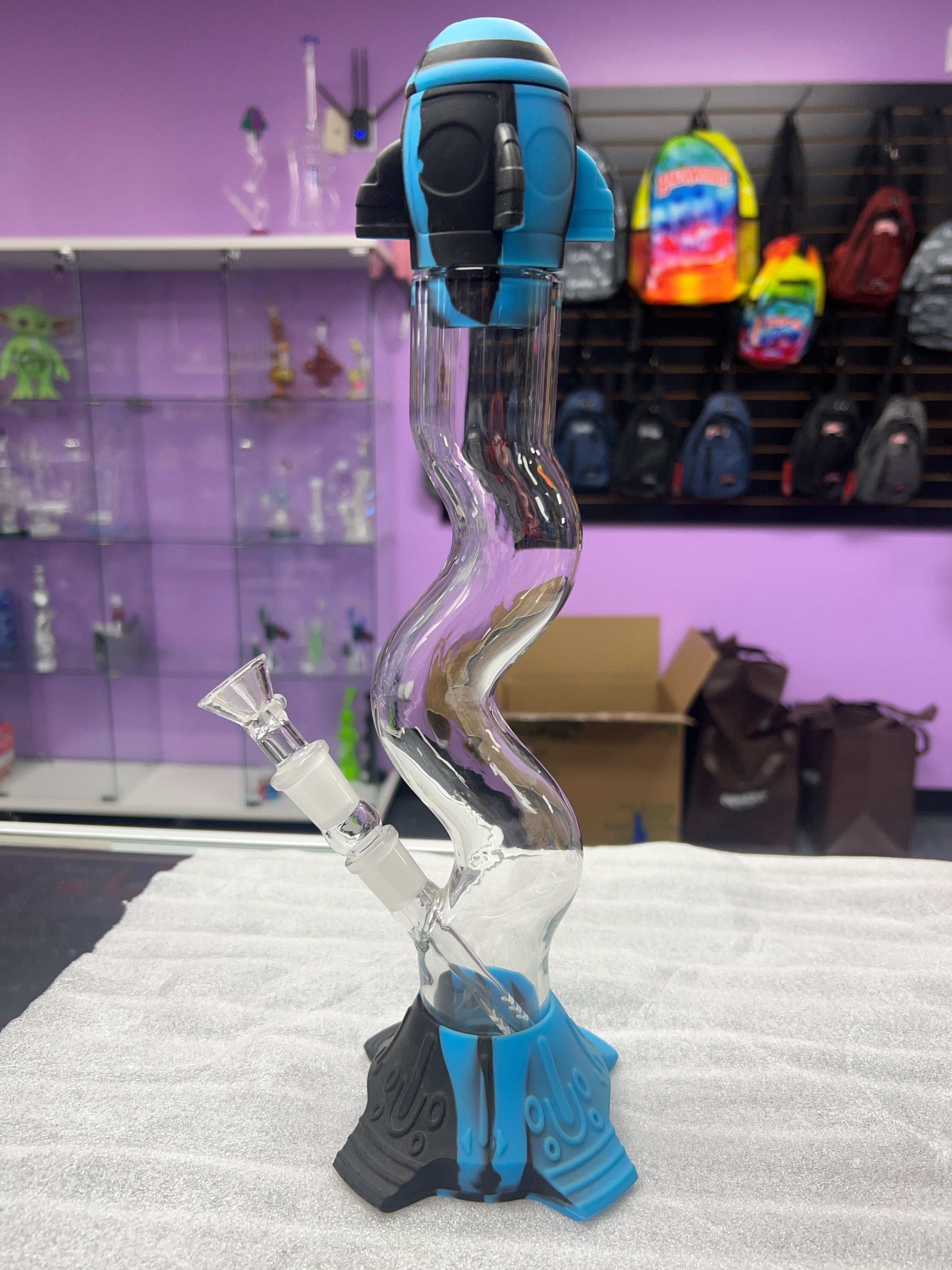 Silicone & Glass Rocket Ship Water Pipe - Blue & Black