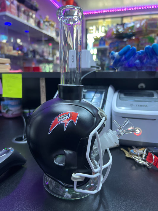 Football helmet water pipe